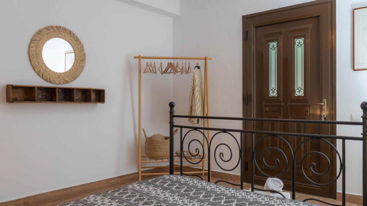 Postmans Apartment Under Meteora カランバカ エクステリア 写真