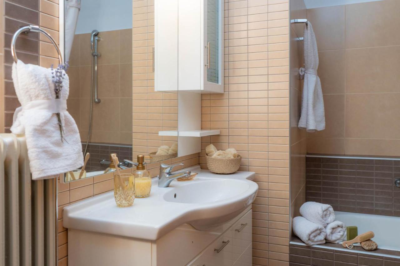 Postmans Apartment Under Meteora カランバカ エクステリア 写真