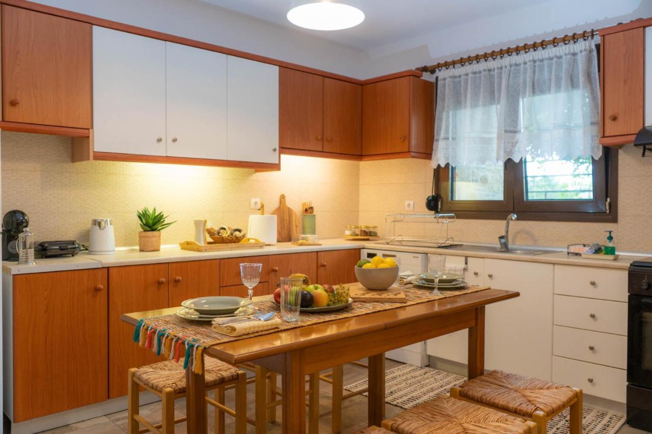 Postmans Apartment Under Meteora カランバカ エクステリア 写真