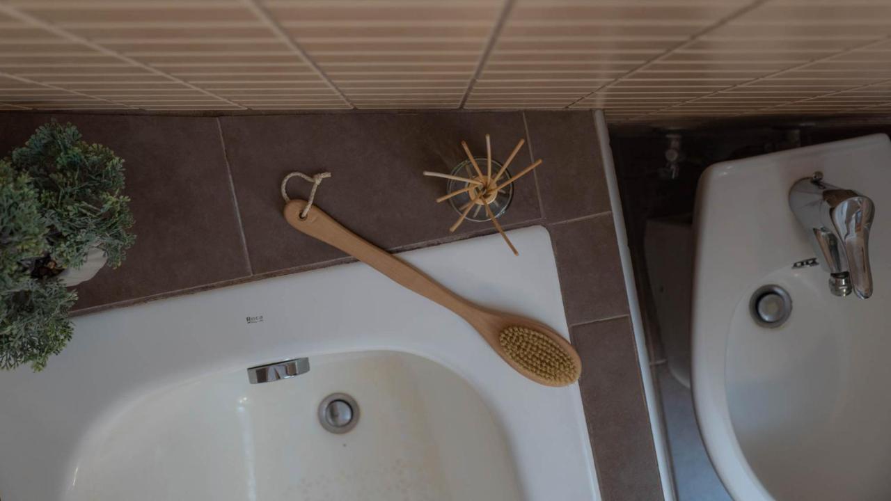 Postmans Apartment Under Meteora カランバカ エクステリア 写真