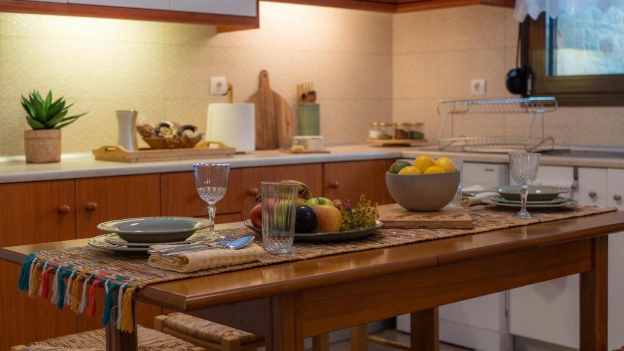 Postmans Apartment Under Meteora カランバカ エクステリア 写真